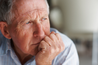 Депрессия у пожилых людей: причины, симптомы, лечение