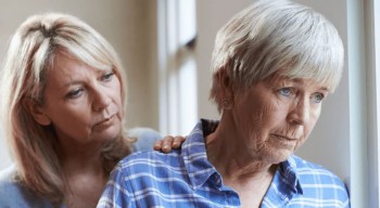 Как вести себя с пожилым, у которого деменция